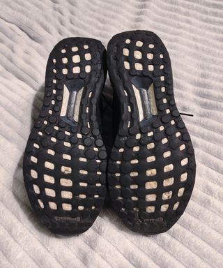Adidas Ultraboost - Zapatillas Negras

