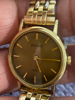 Reloj Pulsar dorado