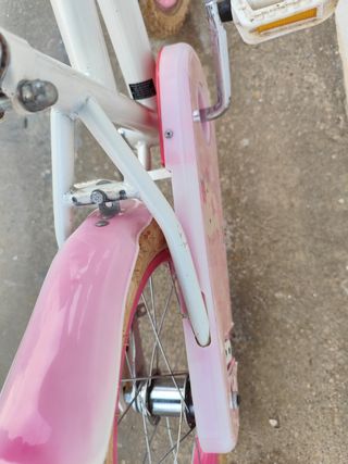 Bicicleta Hello Kitty niña 12" usada