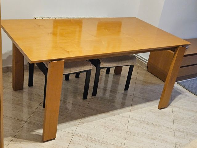 Mesa comedor madera - 4 sillas