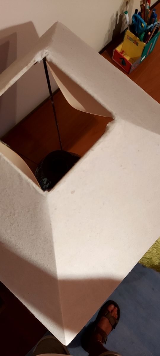 Lámpara cerámica azul y blanca