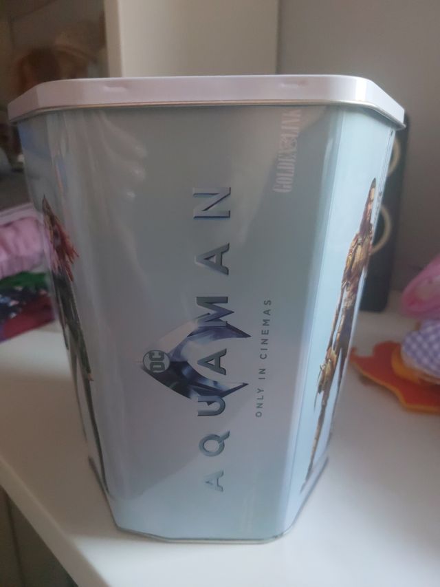 Lata coleccionable Aquaman DC