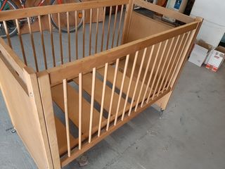 Cuna bebé madera - ruedas