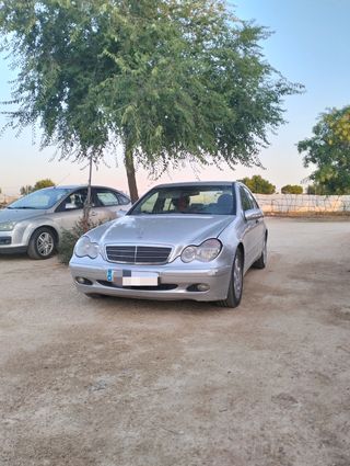 Mercedes-Benz Clase C 2004