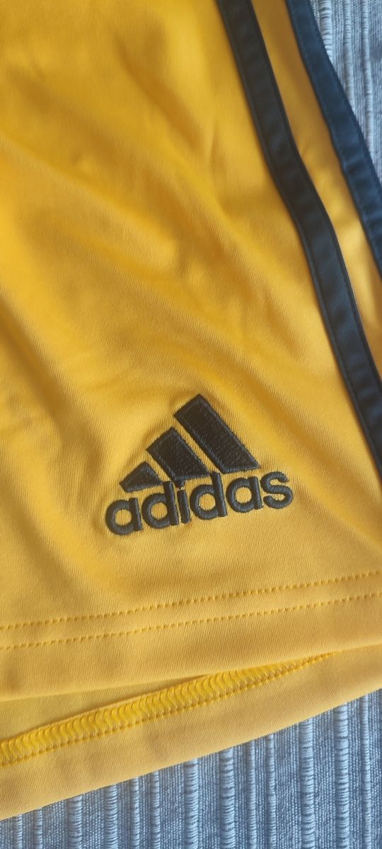 Calção Benfica Adidas Amarelo Original e novo.