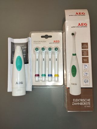 Spazzolino AEG EZ 5622 + 4 testine.