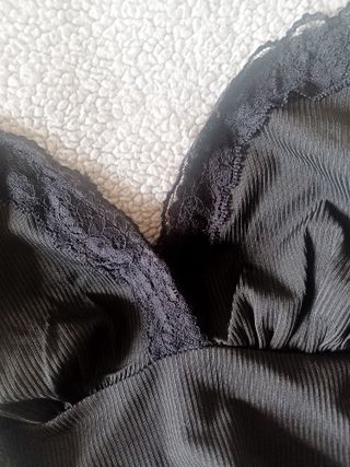 Crop top nero pizzo