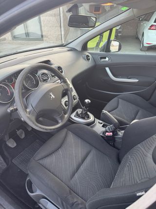 Peugeot 308 1.6 HDi 90 CV 