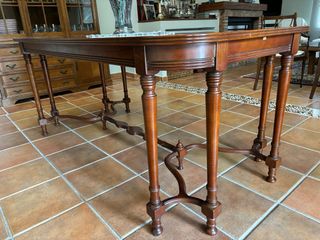 Mesa comedor extensible. Madera maciza cerezo.