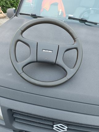 Volante Suzuki - Vehículo