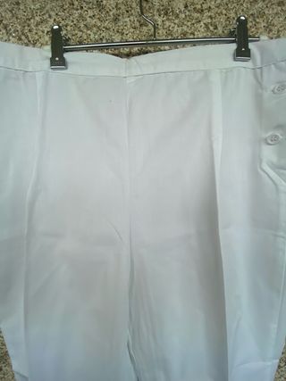 Uniforme sanitario blanco T48. Nuevo