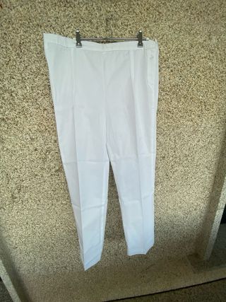 Uniforme sanitario blanco T48. Nuevo