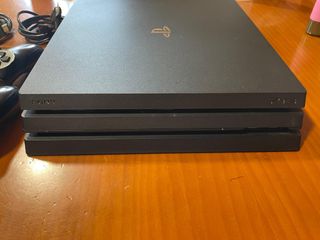 PS4 (PlayStation 4) negra