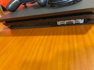 PS4 (PlayStation 4) negra