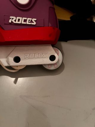 Patines Roces M12 LO de color morado y rosa fucsia