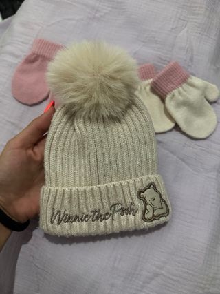 Gorro Winnie the Pooh + Guantes Bebé