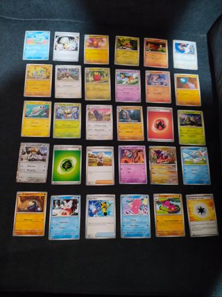30 cartas Pokémon inglés