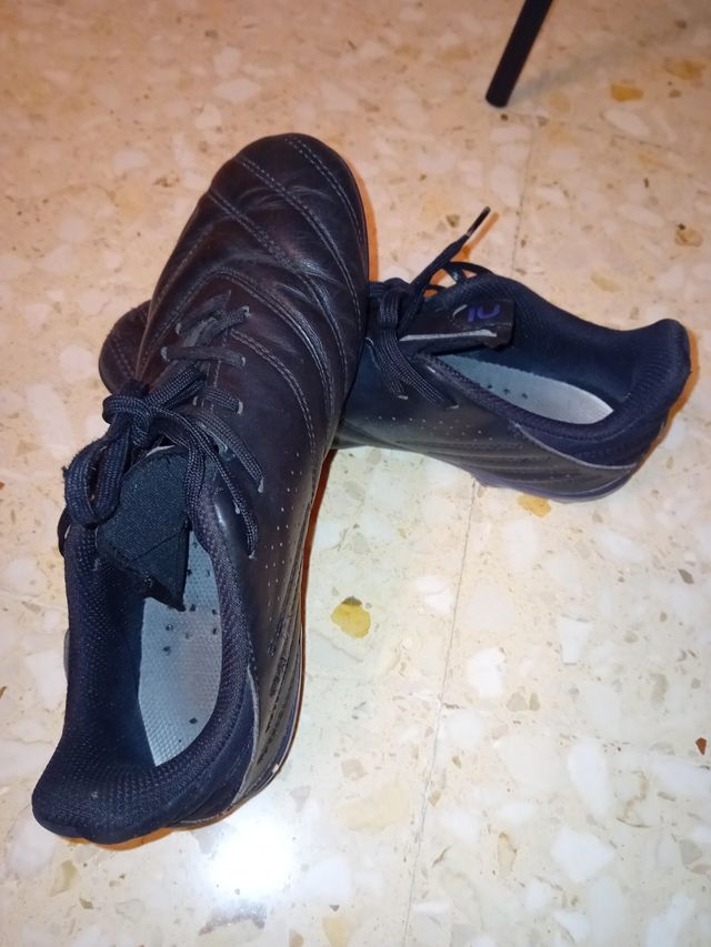 Zapatillas fútbol niño - negras