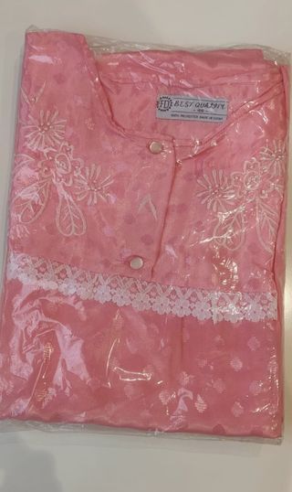 Juego de bata y camisón de color Rosa/Coral. T:46