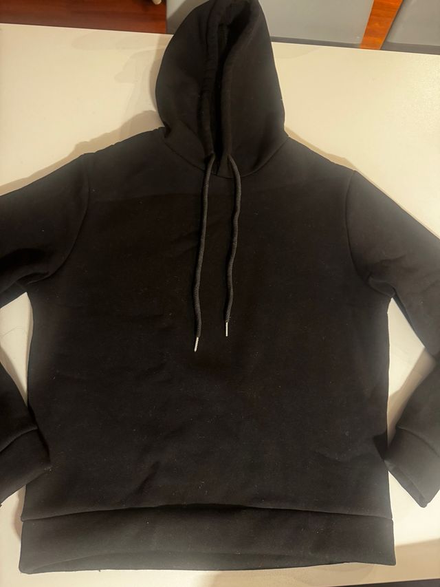 Felpa nera con cappuccio nuova Newcollection