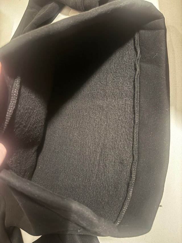 Felpa nera con cappuccio nuova Newcollection