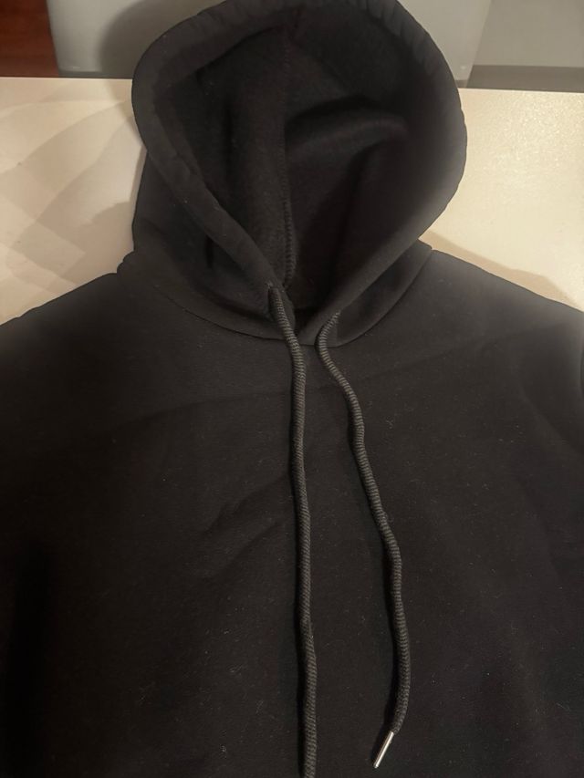 Felpa nera con cappuccio nuova Newcollection