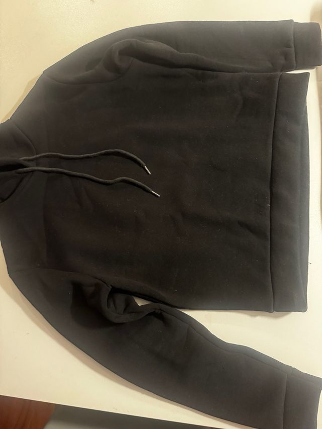 Felpa nera con cappuccio nuova Newcollection