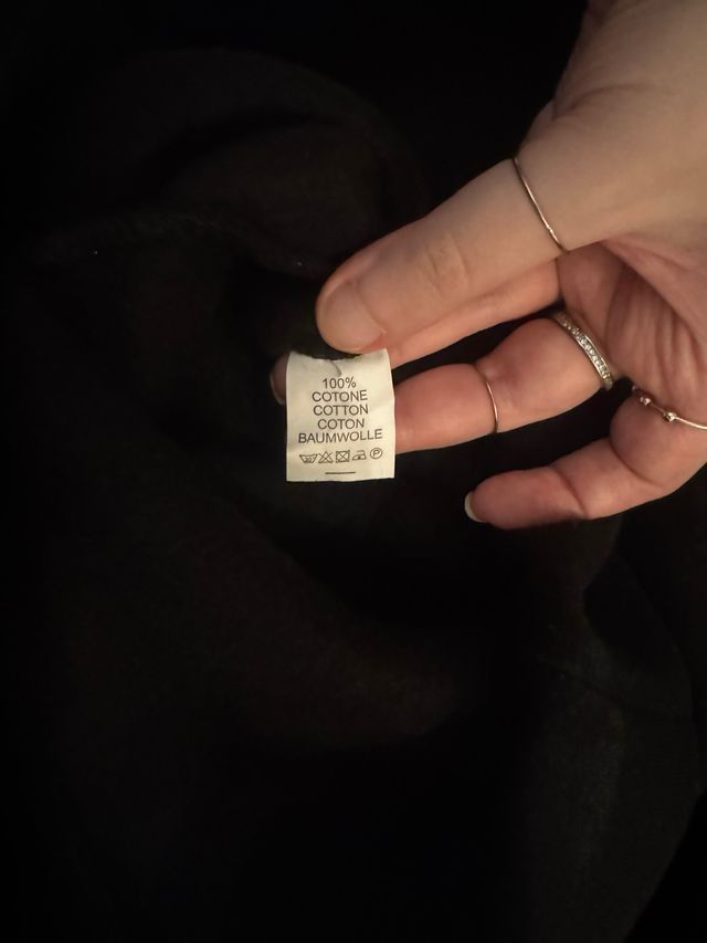 Felpa nera con cappuccio nuova Newcollection