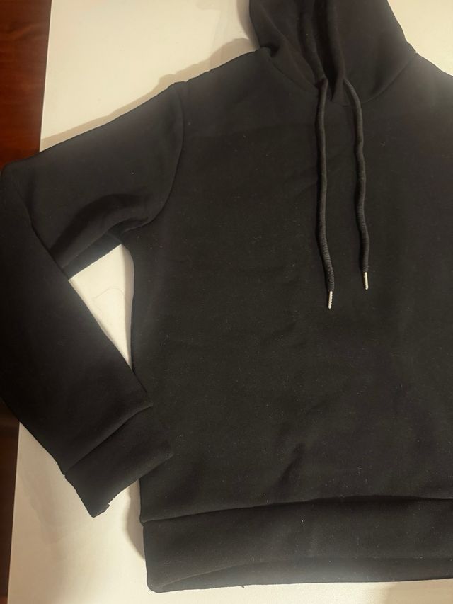 Felpa nera con cappuccio nuova Newcollection