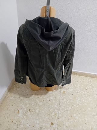 Chaqueta militar verde oliva