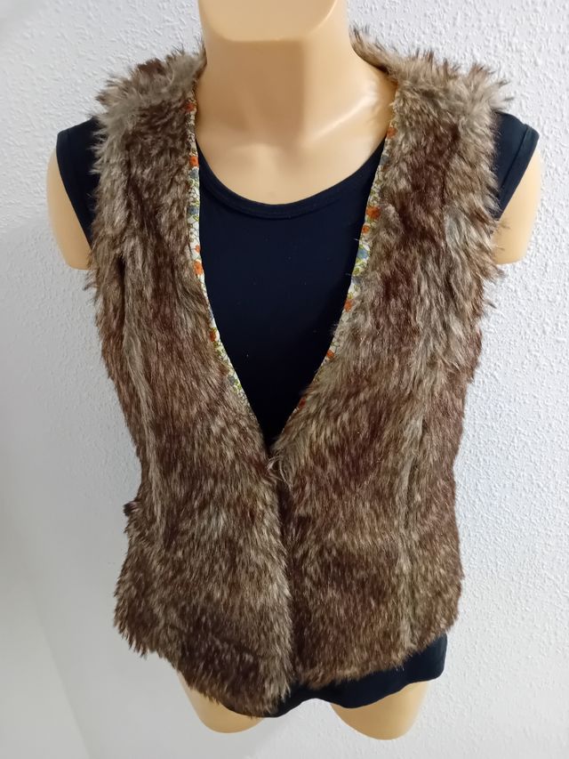 Chaleco marrón de pelo sintético
