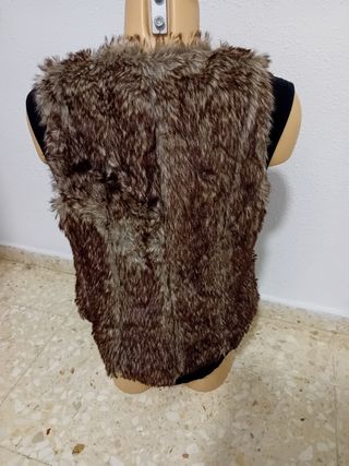 Chaleco marrón de pelo sintético