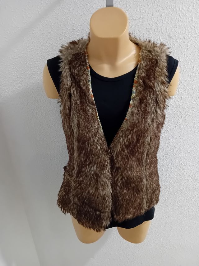 Chaleco marrón de pelo sintético