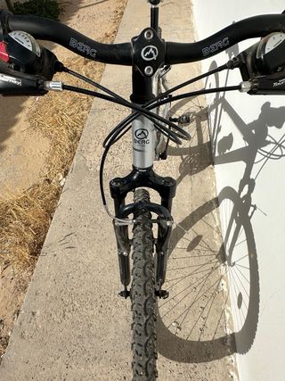 Bicicleta trail montaña 