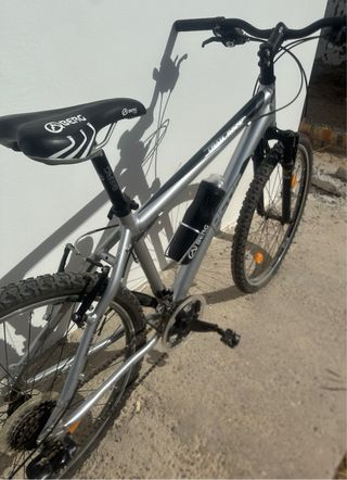 Bicicleta trail montaña 