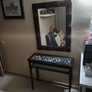 Mesa y espejo - Madera