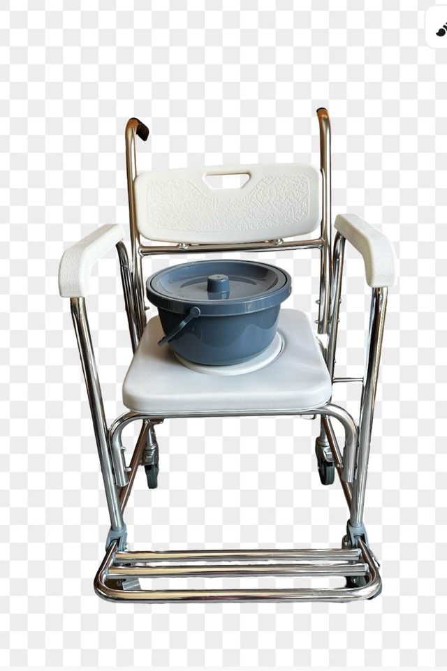 Silla de ducha con orinal