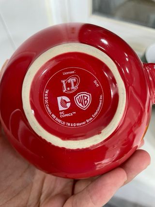 Set de 4 Tazas Oficiales DC Comics "GOAL EDITION”