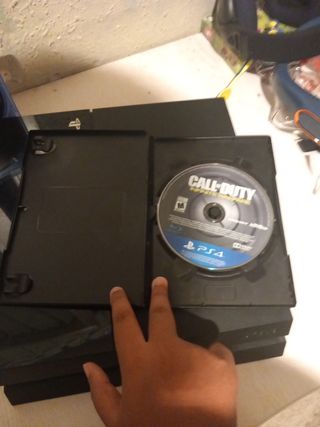 PS4 (PlayStation 4) + mando + 2TB +2juegos