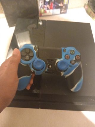 PS4 (PlayStation 4) + mando + 2TB +2juegos