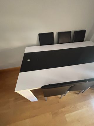 Mesa comedor blanco-negro 4 sillas