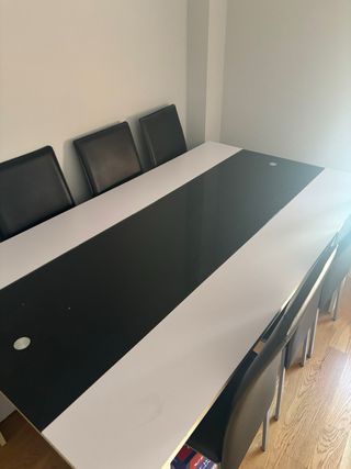 Mesa comedor blanco-negro 4 sillas