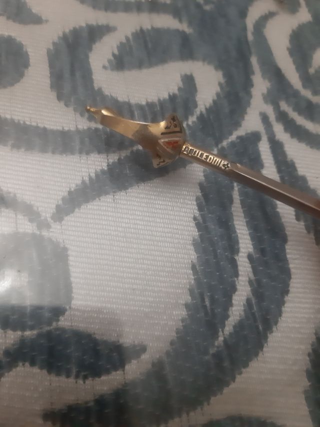 4 mini espadas coleccionables