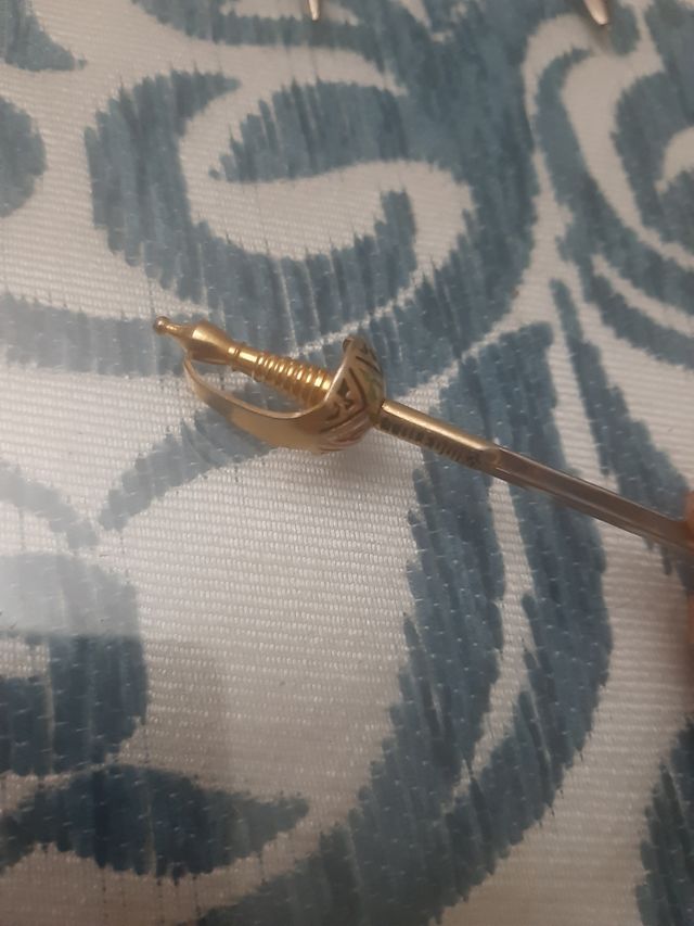 4 mini espadas coleccionables