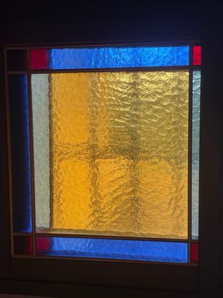 Hojas ventana con vidriera