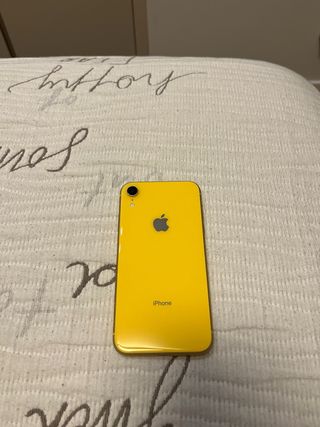 iPhone XR Amarillo