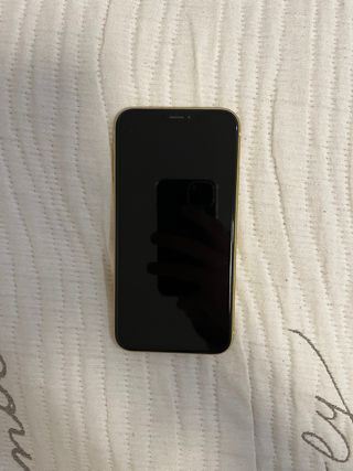 iPhone XR Amarillo