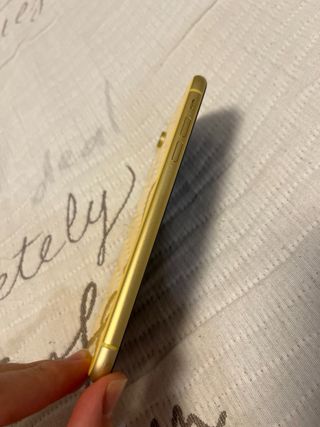 iPhone XR Amarillo