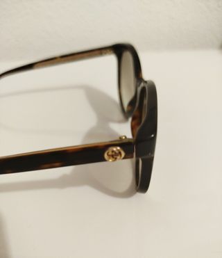 Gafas Gucci redondas marrones
