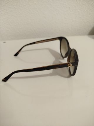 Gafas Gucci redondas marrones